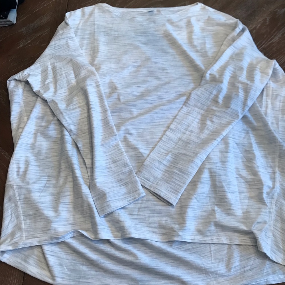 Lululemon 12 gray space dye back in action top